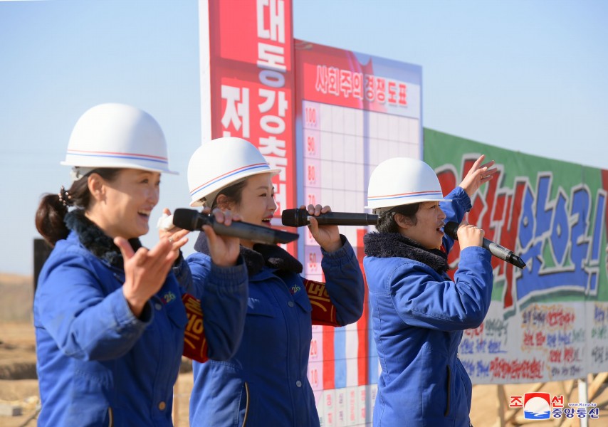 朝鲜女人的工作面貌(1)