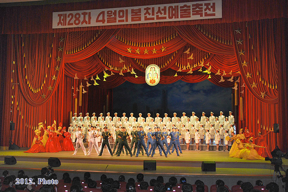 International Art Festival “April Spring Friendship Art Festival” (1)
