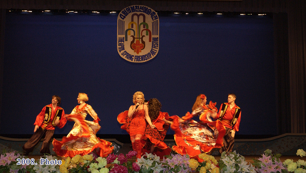 International Art Festival “April Spring Friendship Art Festival” (1)