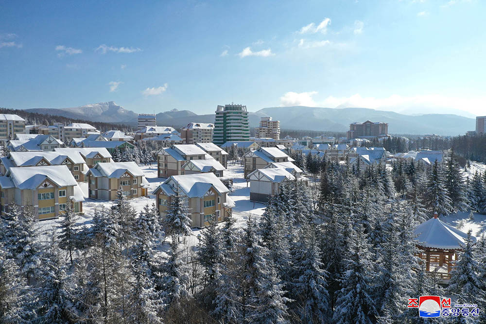 La ville de Samjiyon, ville de montagne moderne(1)