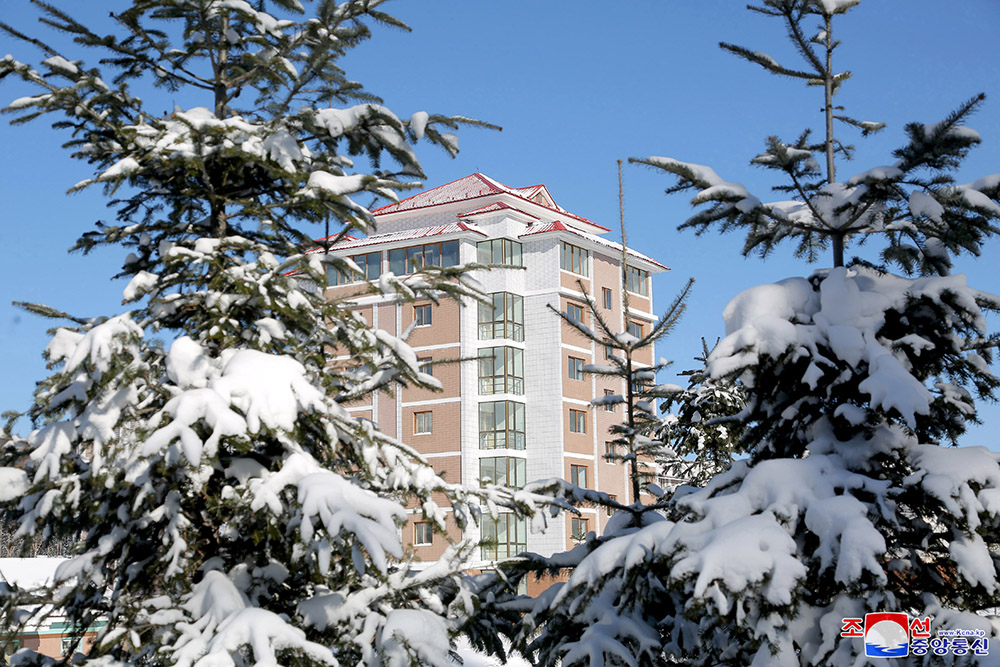 La ville de Samjiyon, ville de montagne moderne(1)
