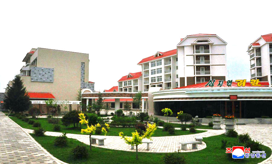 La ville de Samjiyon, ville de montagne moderne(1)