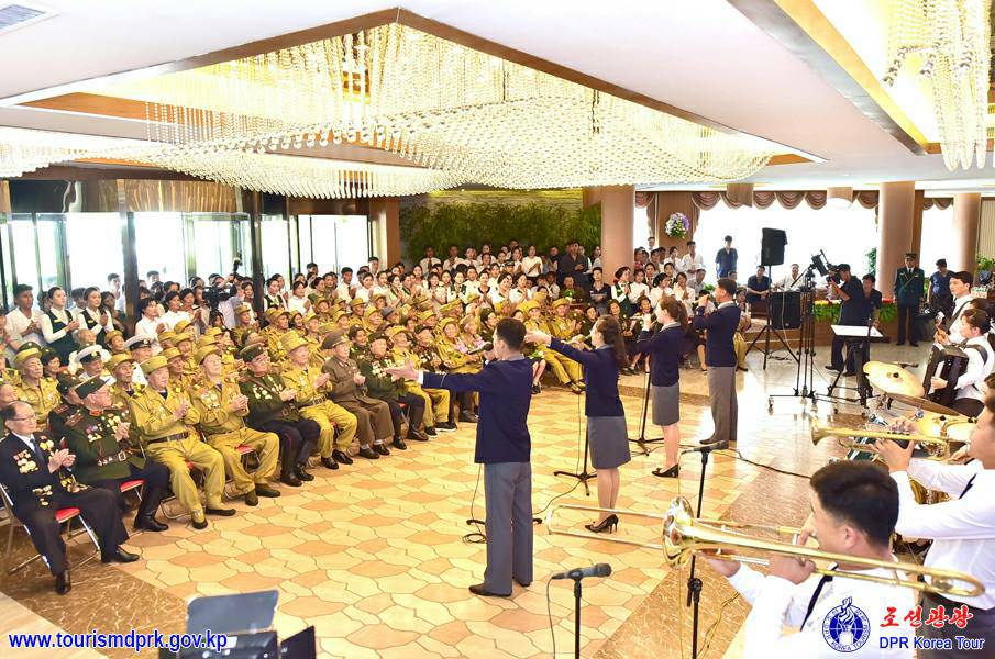 祖国解放戦争勝利70周年を意義深く慶祝