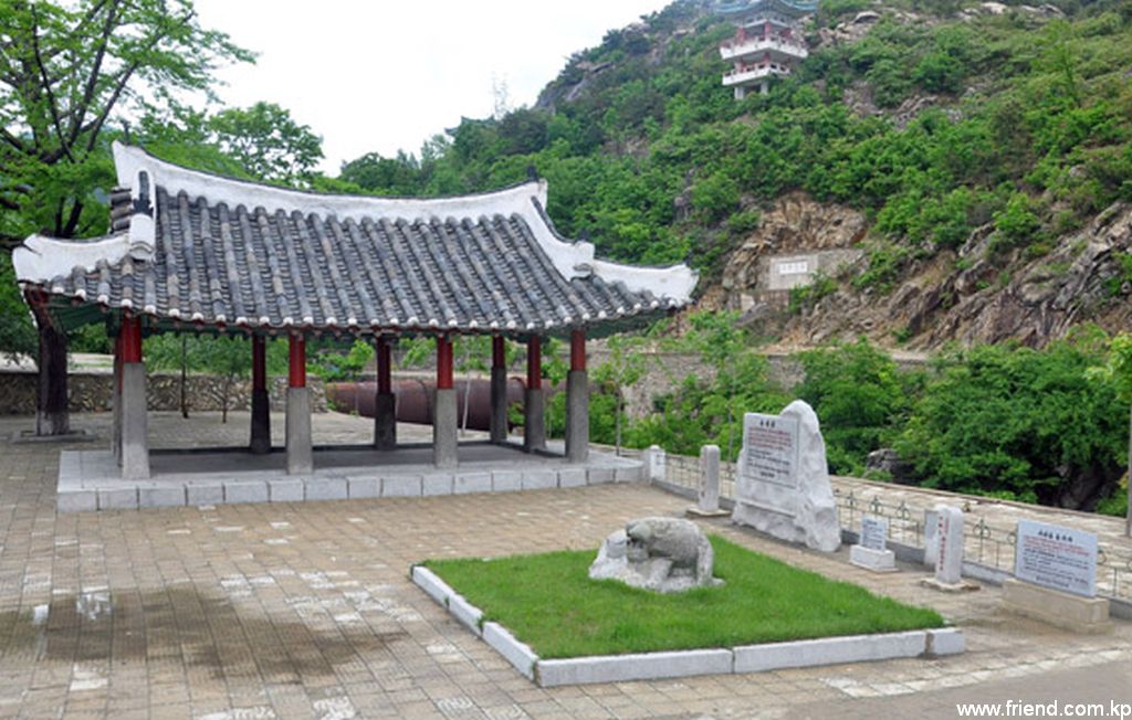 Le pavillon Sami et le lion en pierre de Samidong