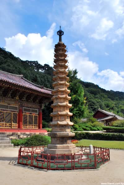 13-storied Pagoda with eight angles