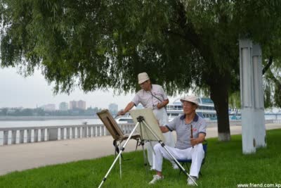 On the bank of the Taedong River