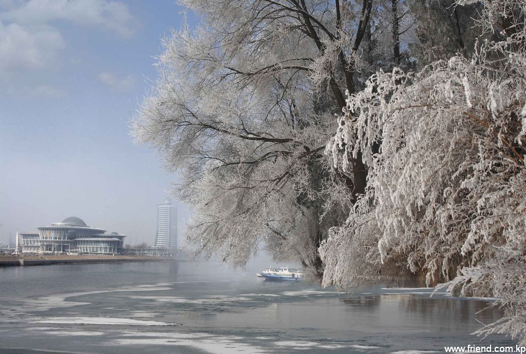 L’hiver à la rive du fleuve Taedong