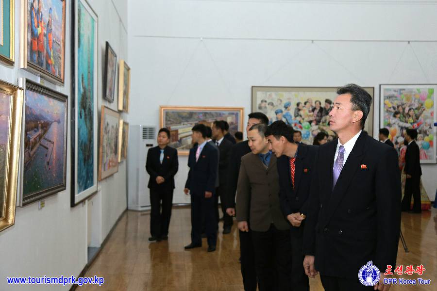 偉大な指導者金正日同志の生誕83周年慶祝中央美術展覧会