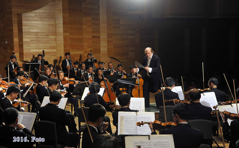 Festival artístico internacional 《Festival Artístico de Amistad Abril en Primavera》(1)