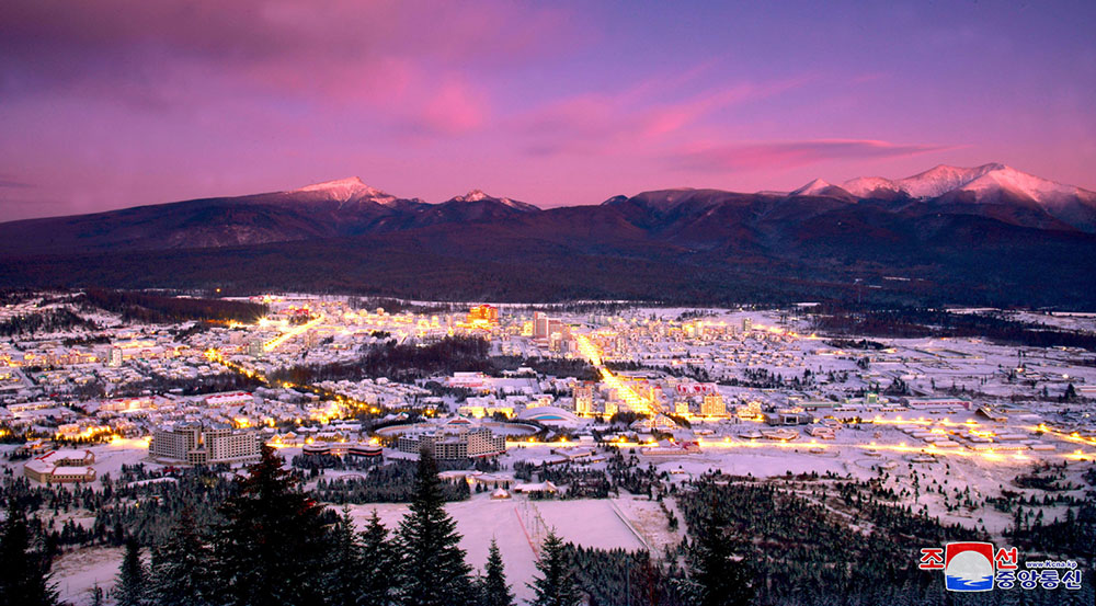 Samjiyon, ciudad moderna urbe montaňosa(1)