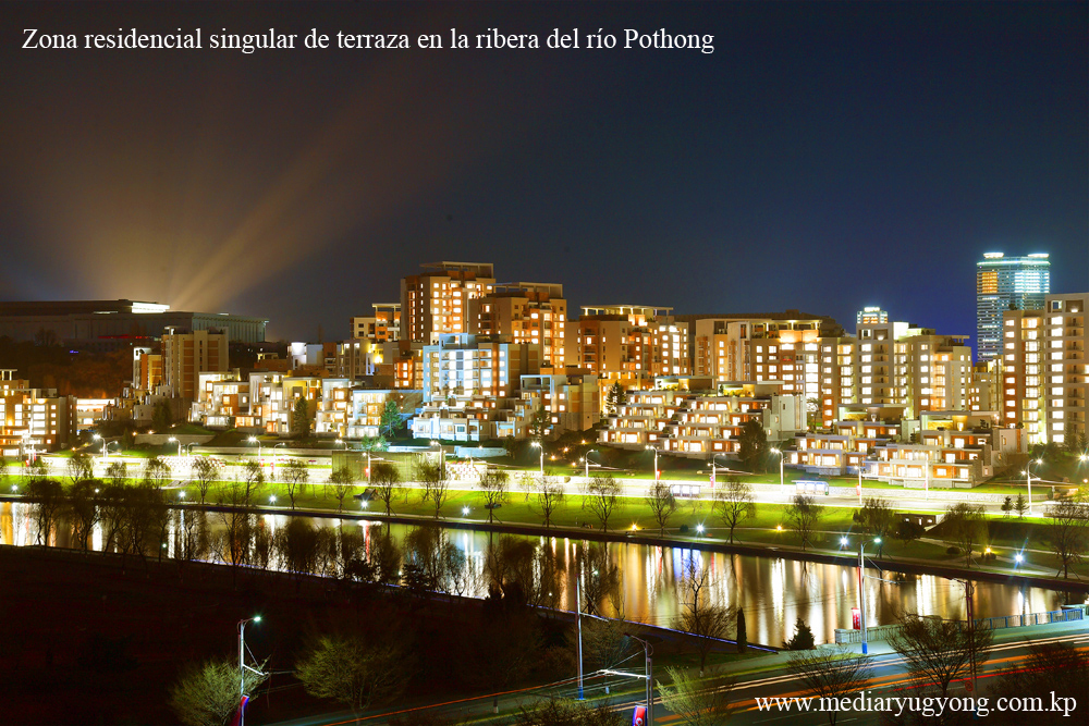 Panorama nocturno de Pyongyang