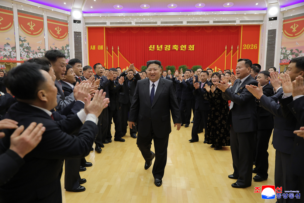 로력혁신자, 공로자들을 위한 신년경축연회 진행