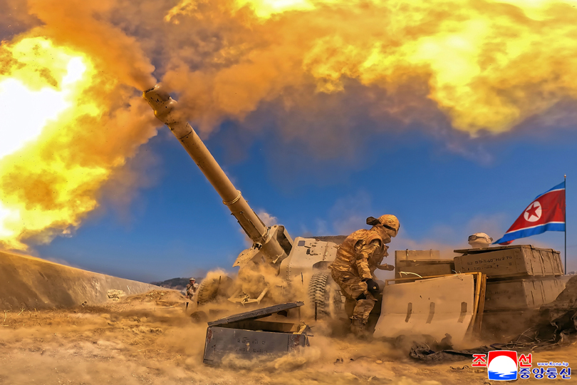 뜻깊은 태양절을 맞으며 포병구분대들사이의 포사격경기 진행