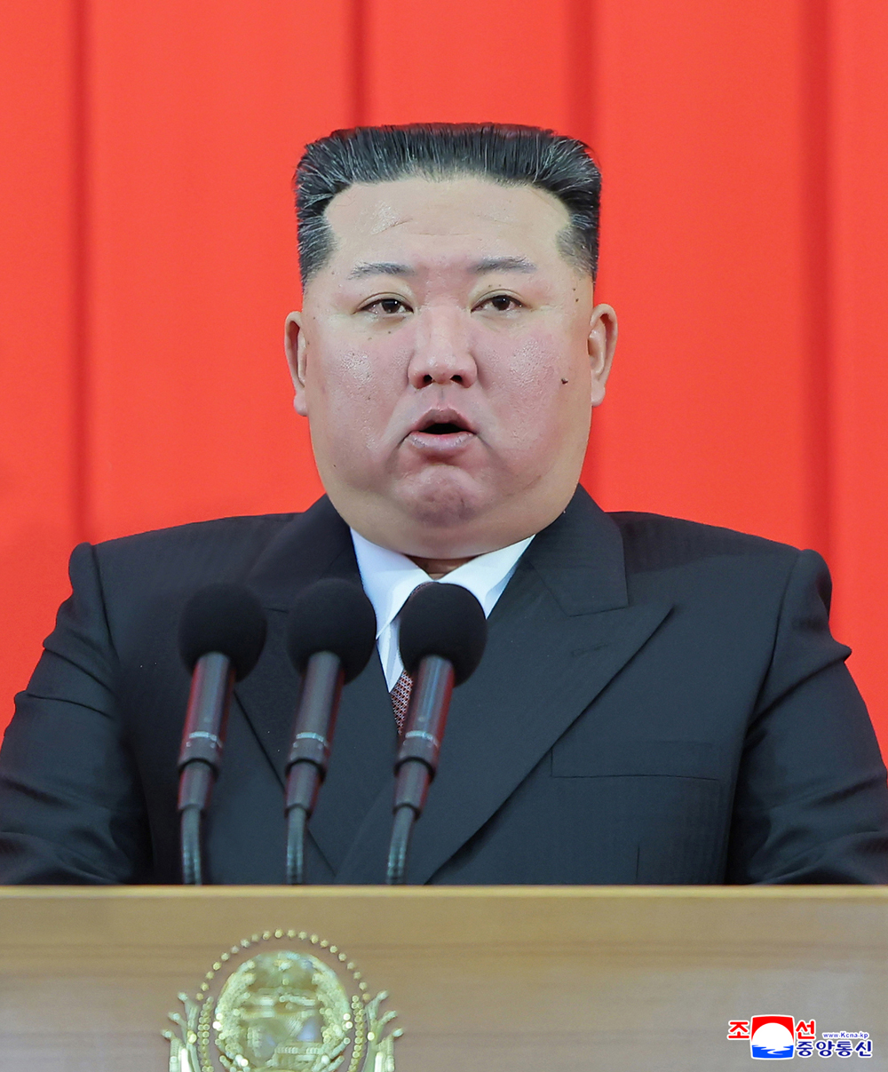조선민주주의인민공화국창건절기념 국기게양식 및 중앙선서모임 엄숙히 진행